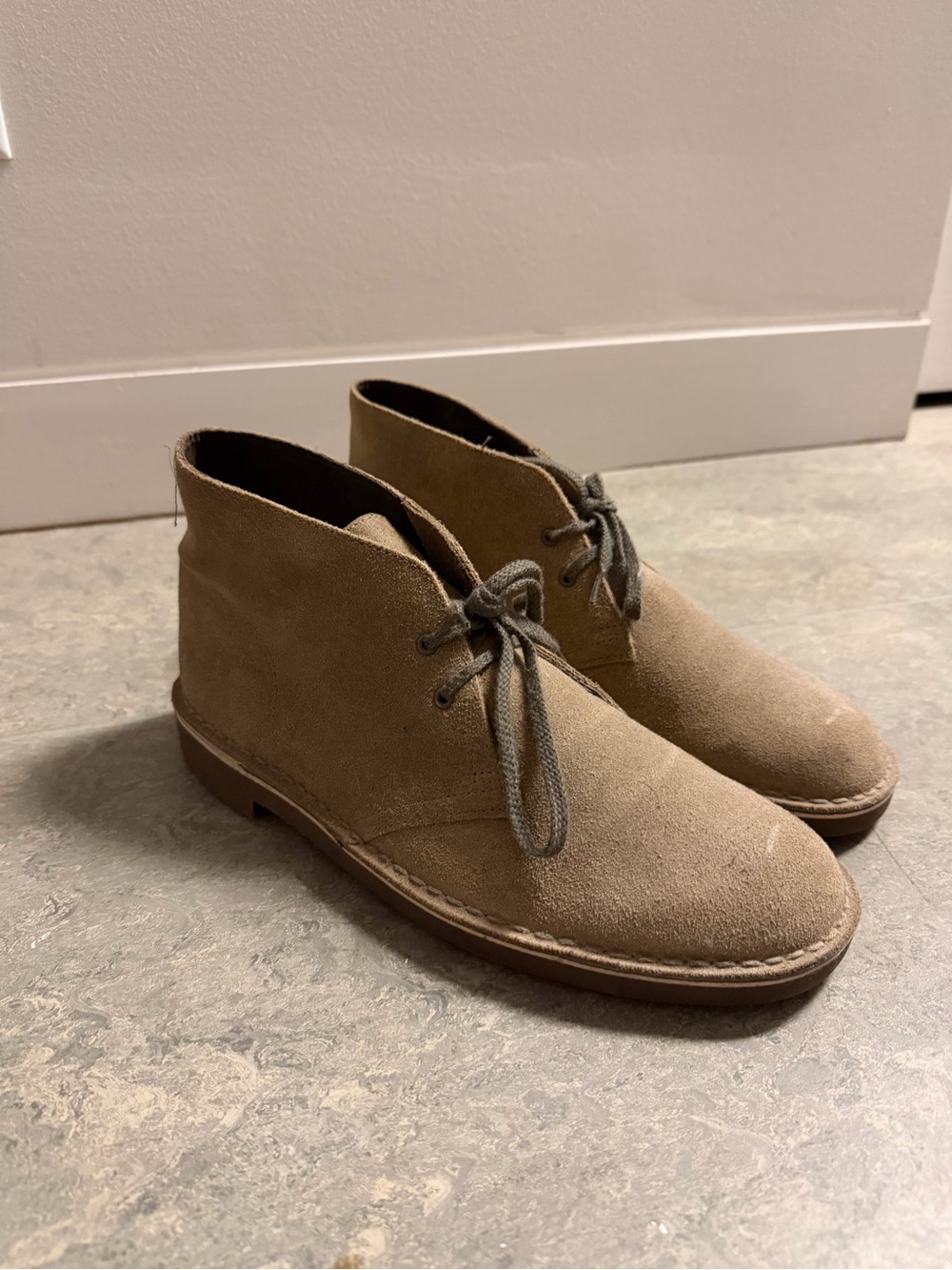 Clarks Men’s Tan Suede Chukka Boots Men’s US 9.5